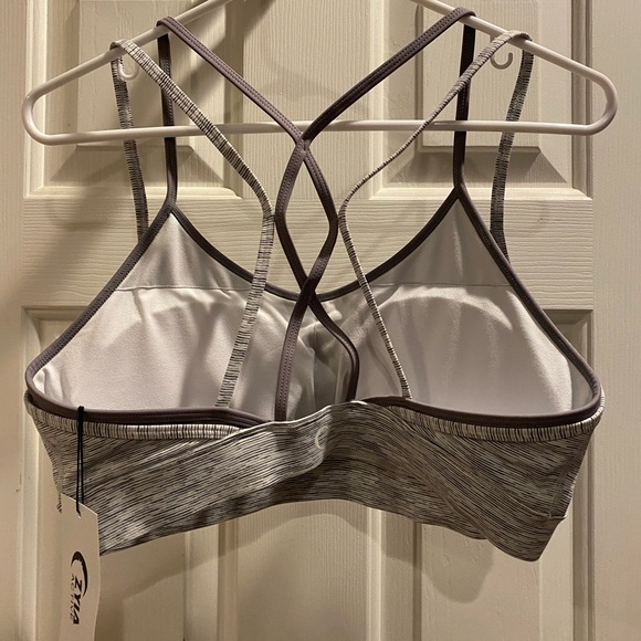 Zyia Luxe Strappy Bra Large - Picture 5 of 5